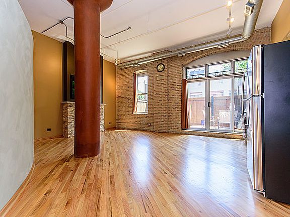 4th image of 1801 W Larchmont Ave APT 108