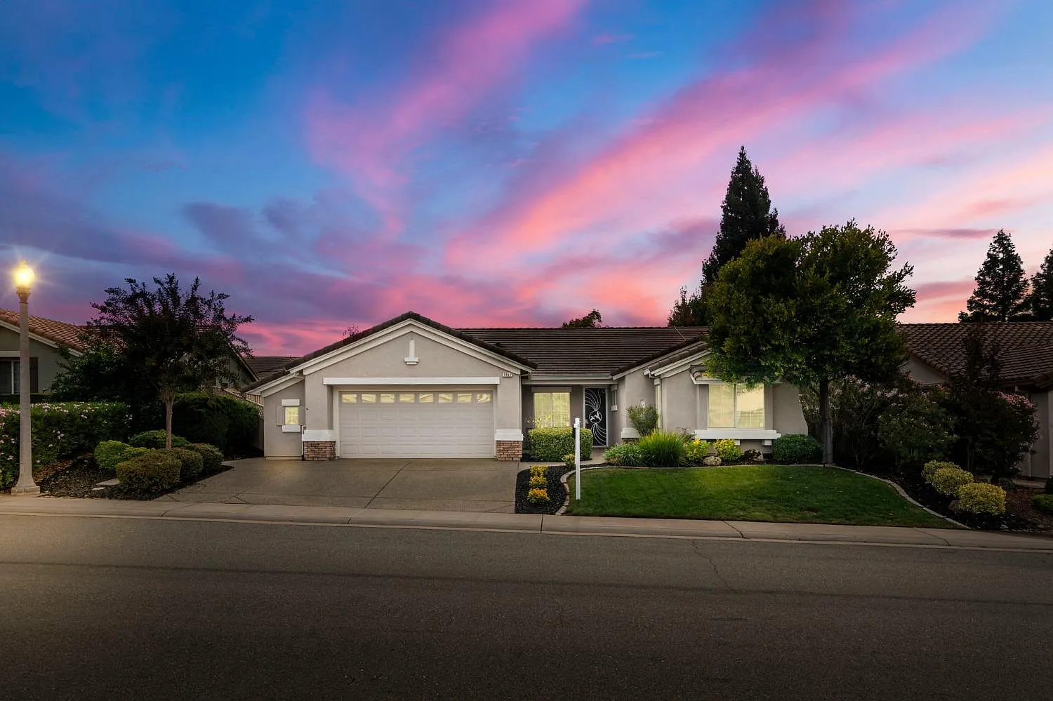 1857 Homewood Ln photo 1
