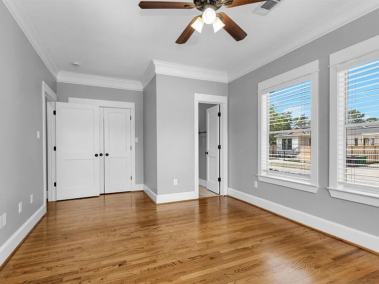 304 Vincent St — Photo 17