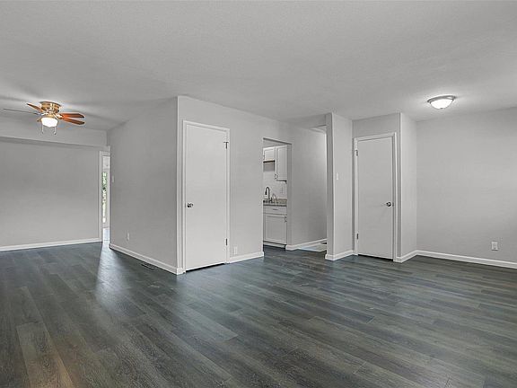 5th image of 10525 Lothian Cir