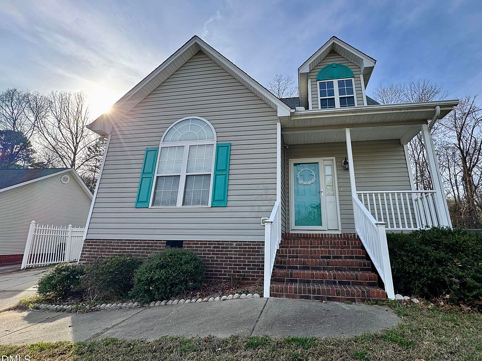 1st image of 110 Hoskins Cir