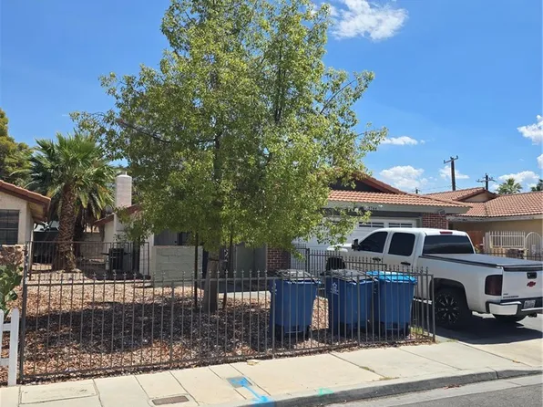 1744 Yellow Rose St, Las Vegas, NV 89108