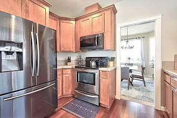 615 E Washington St — Photo 9