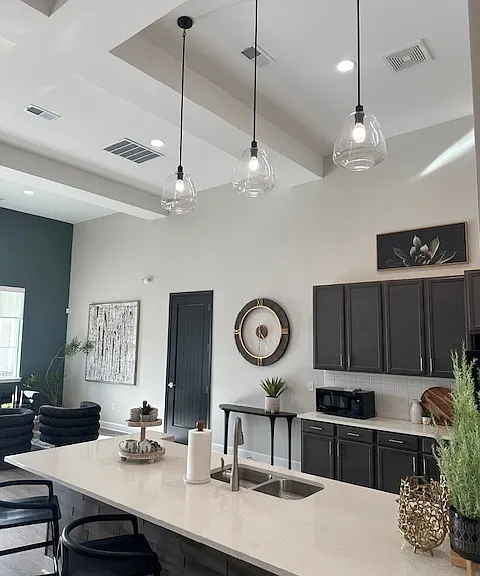 White Pines Apartment Homes — Photo 10