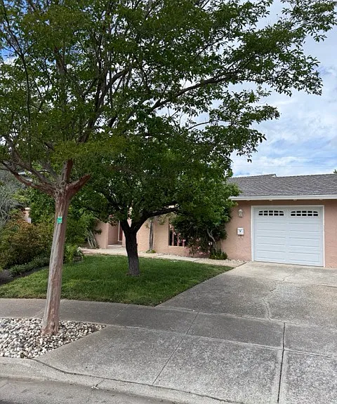 22841 Medina Ln #B — Photo 16
