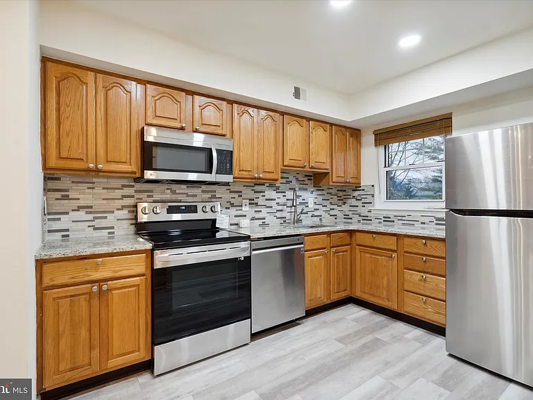 6 Cromwell Dr #107-U-6 — Photo 4