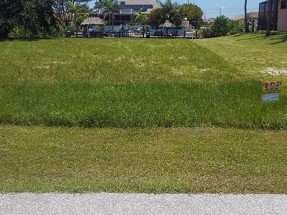 2nd image of 408 NW 32nd Pl