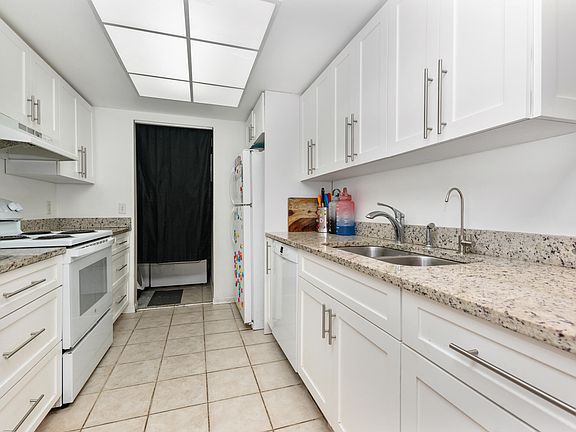 5th image of 4171 N Haverhill Road #1012