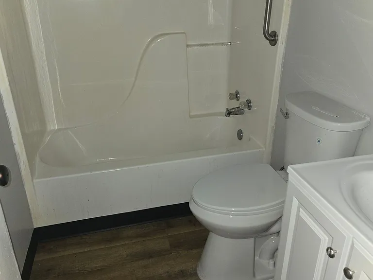 429 N Wilson Ave — Photo 4