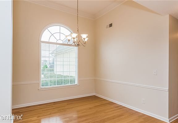 006-Dining_Room-2319190-medium