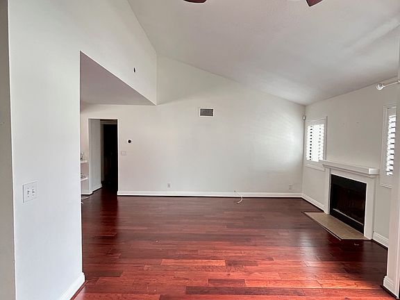 4th image of 27063 Crossglade Ave Unit 6