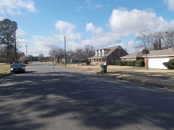 4th image of 2085 Kingsbury Dr