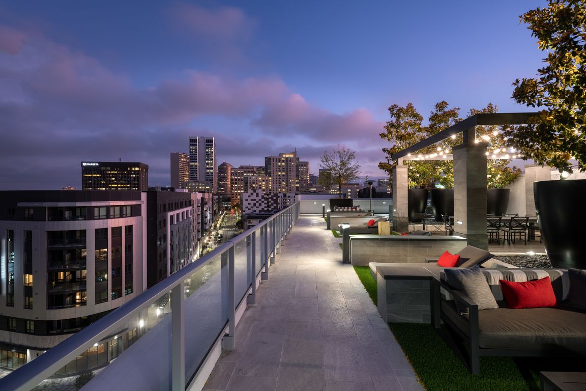 Rooftop Lounge