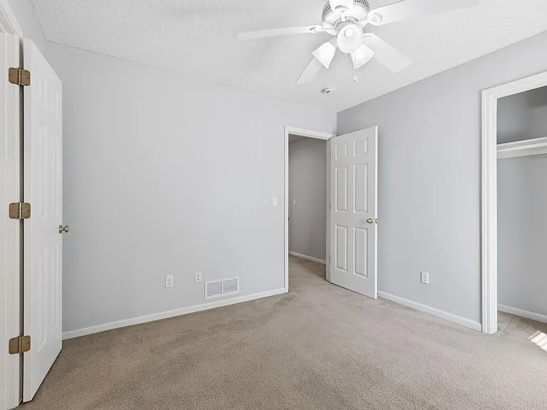 14117 Parkhill Ln — Photo 29