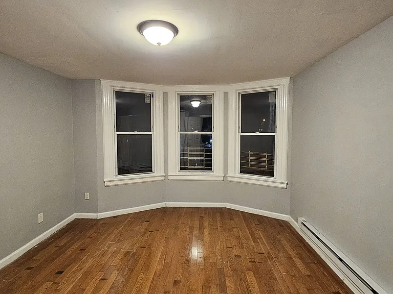 961 Grove St #2R — Photo 13