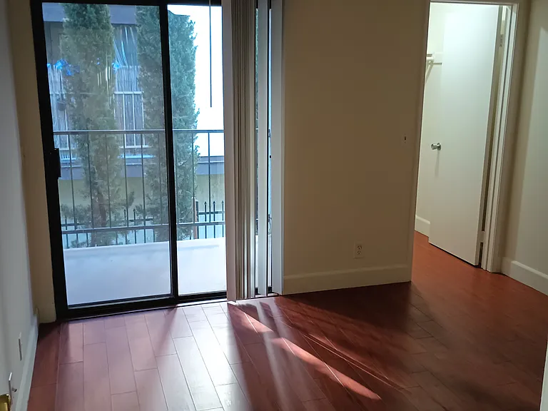 218 W Vermont Ave #7 — Photo 11