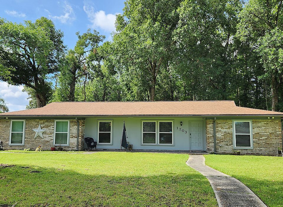 1st image of 1703 Poplar Dr