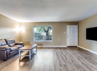 7931 Royal Ln APT 215, Dallas, TX 75230