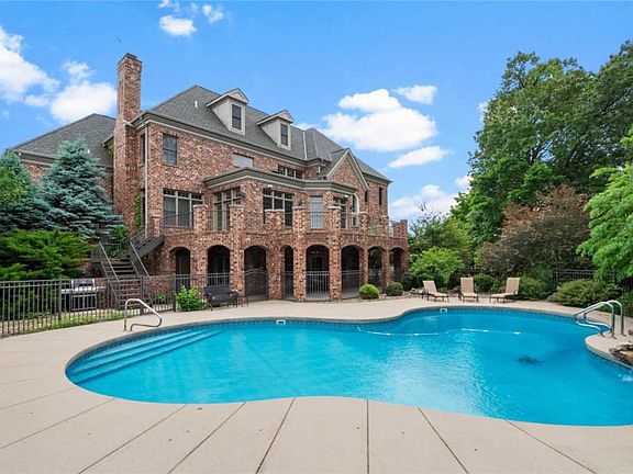 3rd image of 1003 Cypress Pointe Dr