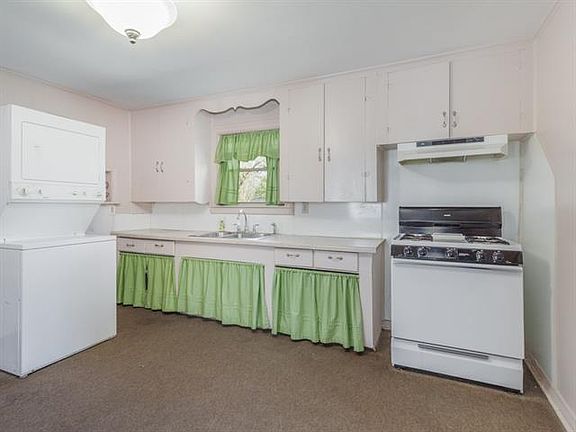 5th image of 3125 Chippewa Trl