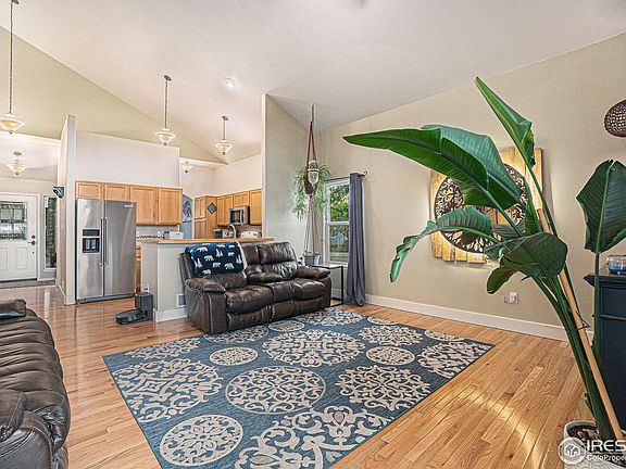 3rd image of 2502 Ballard Ln
