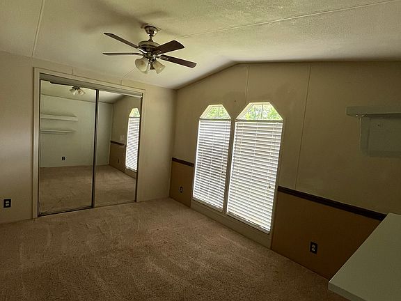 2nd image of 3007 Railwood St