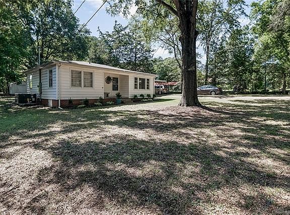 4th image of 1700 Oakwood Ave