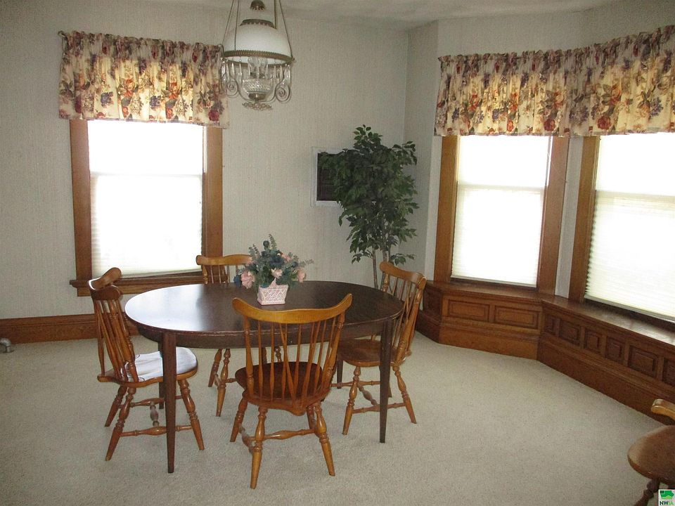 104 W Main St, Laurens, IA 50554 Zillow