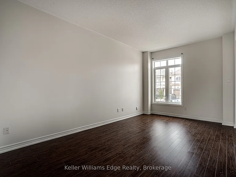 93 Glendarling Cres — Photo 9
