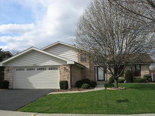 1st image of 8624 W Carriage Ln