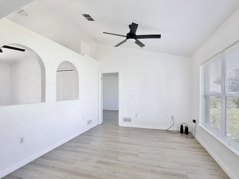 1687 Brewton Cir — Photo 3