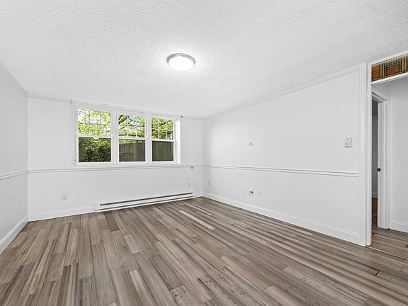 3rd image of 520 Talbot Ave APT 4