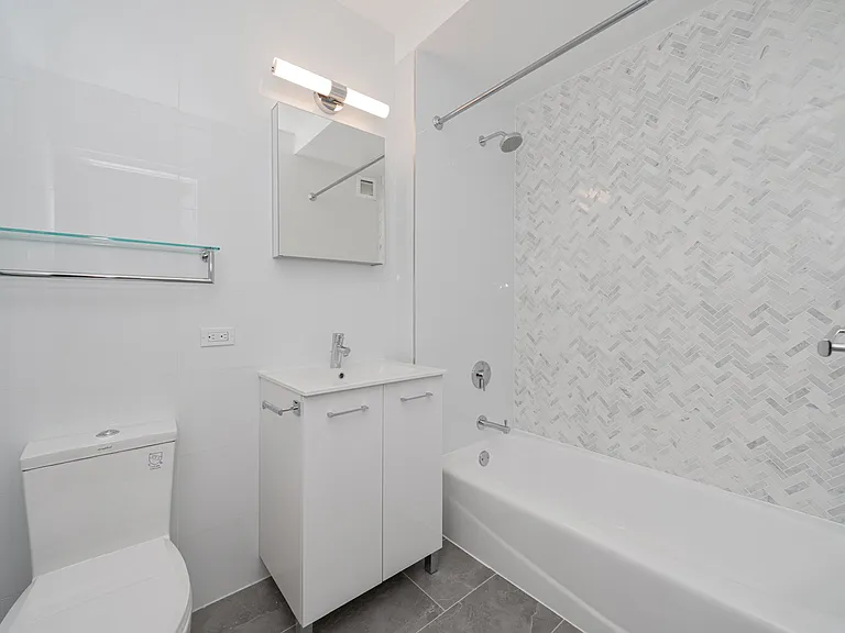 140 Riverside Blvd #615 — Photo 9