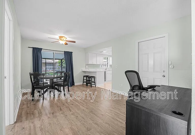 910 New Castle Ct — Photo 6