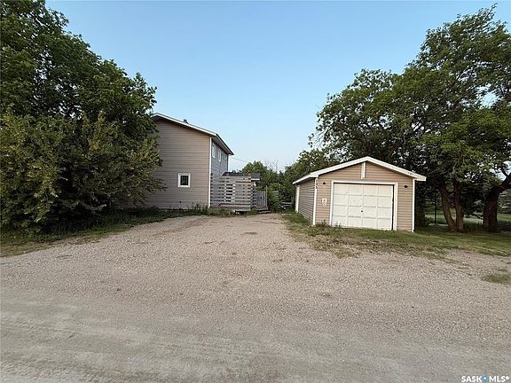 3rd image of 103 2nd STREET W
