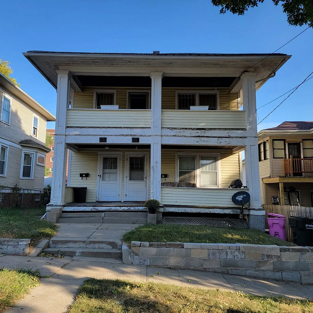 Prop - 217 - 219 21st St — Photo 1