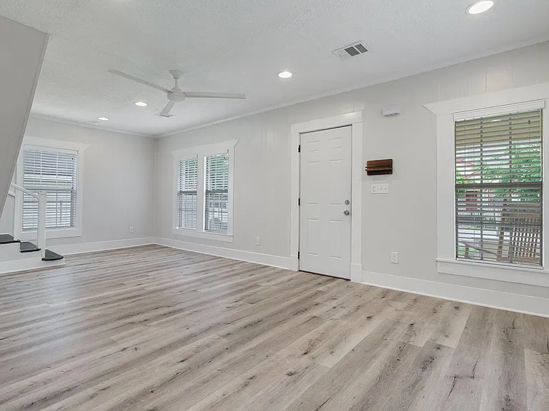 3818 Kennon St — Photo 9