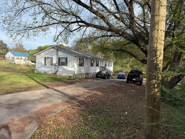 2 Newman Dr, Rossville, GA 30741