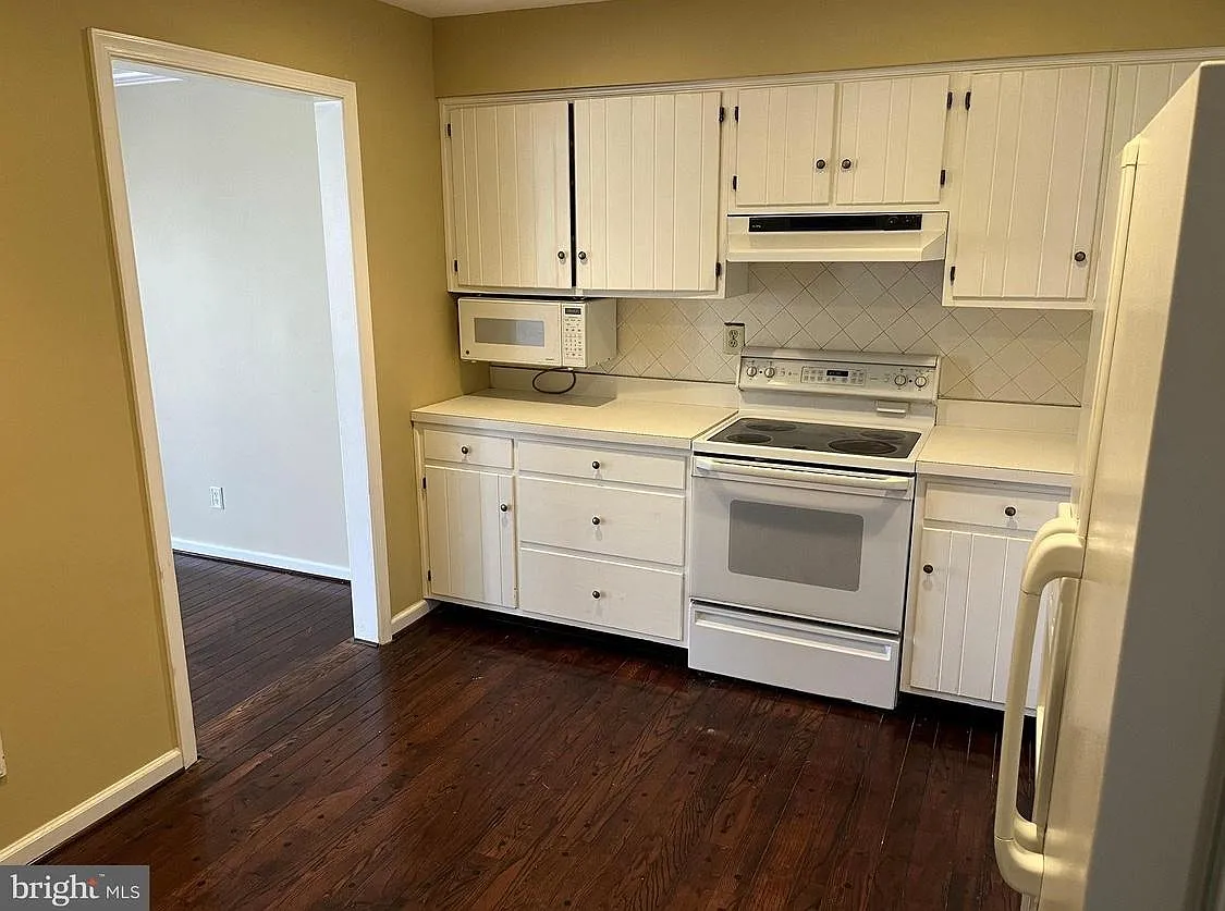 Building Photo - 1404 Weatherstone Dr