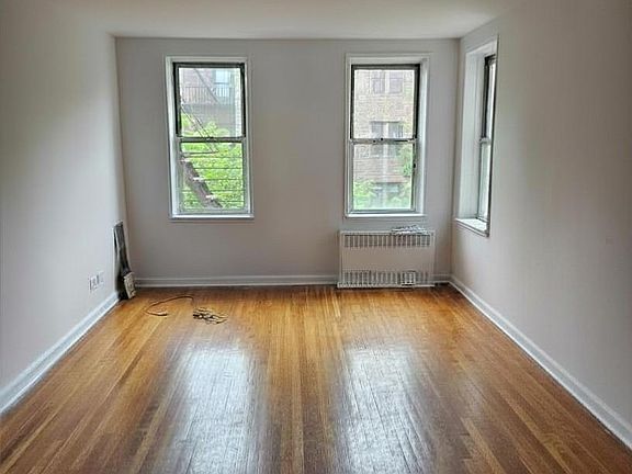 5th image of 2107 Wallace Avenue #4D