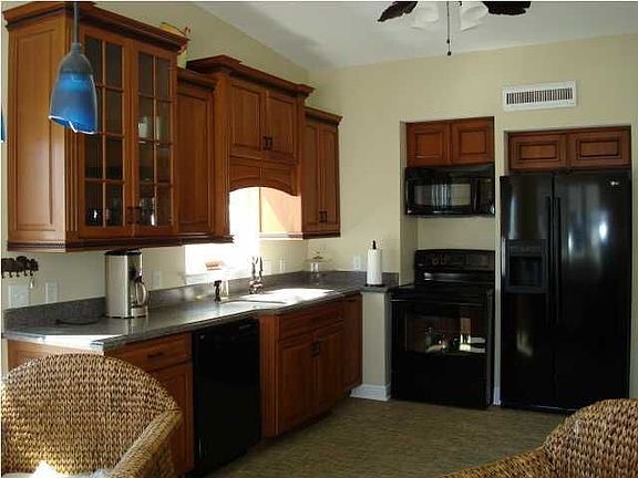 2nd image of 805 Ariola Dr
