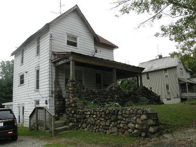 1st image of 40 Townsend St