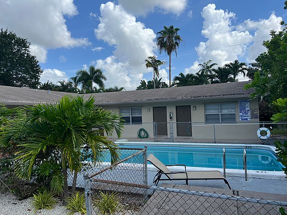 2nd image of 409 NW 25th St APT 4