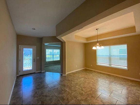 3rd image of 14913 Honeycrisp Ln