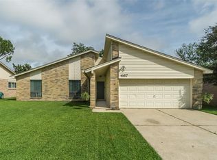467 Reseda Dr, Webster, TX 77598