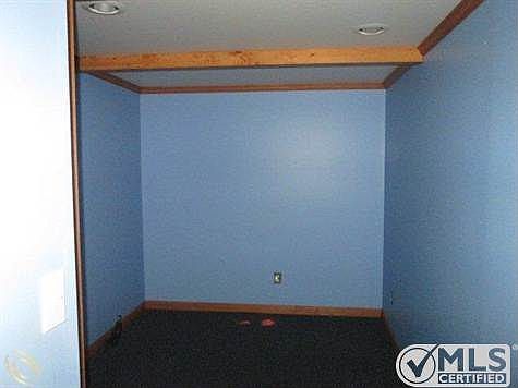 261-866278-basement2.JPG