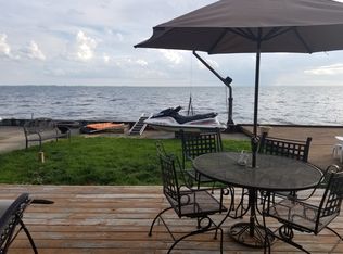 7822 Long Island Ct, Fair Haven, MI 48023