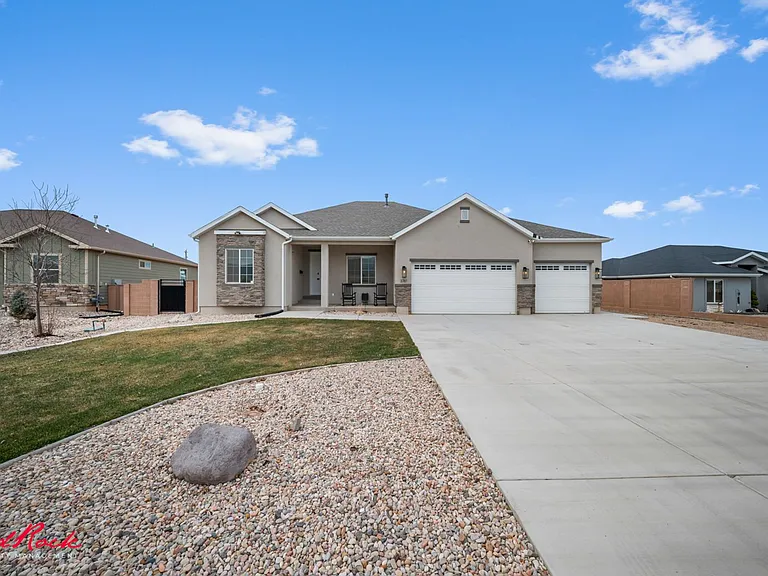 3761 N Native Dancer Dr — Photo 42