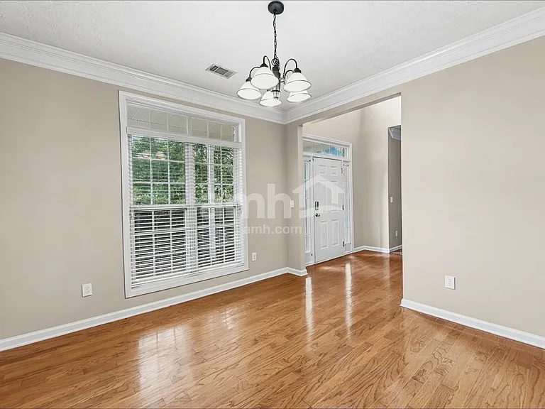 834 Glen Abbey Dr — Photo 5