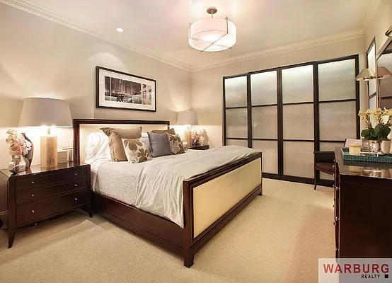 Sold by Warburg | media 25